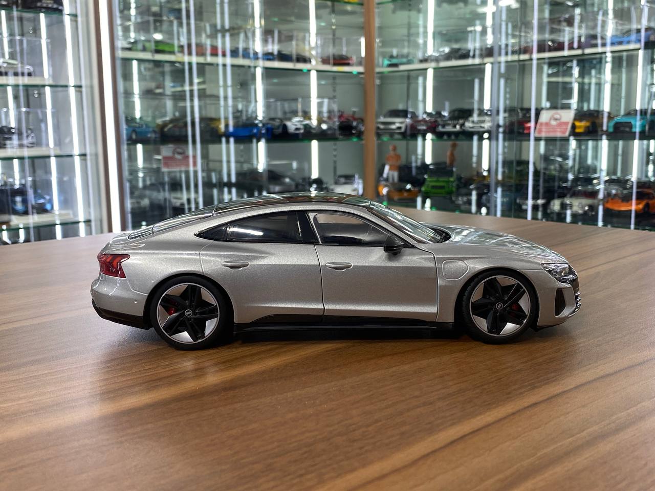1/18 Diecast Audi RS E-tron GT Silver Bburago Model Car