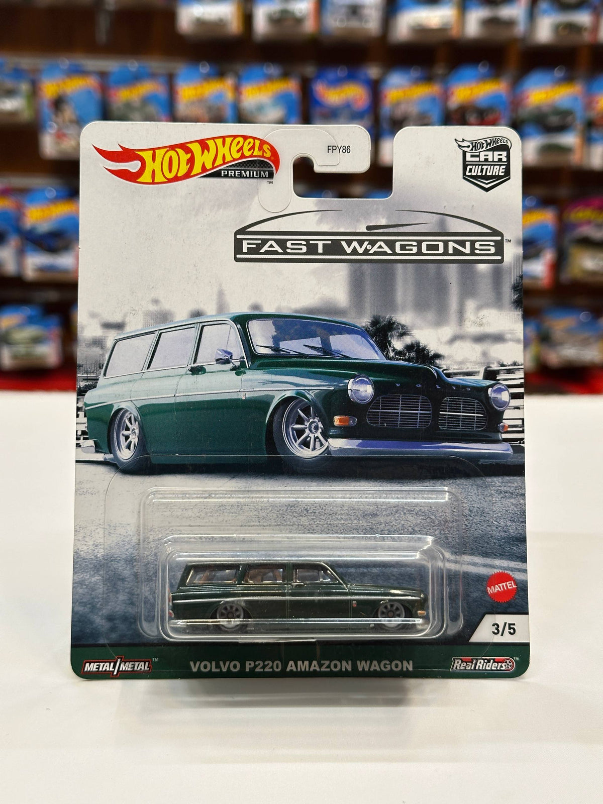 1/64 Hot Wheels Volvo P220 Amazon Wagon