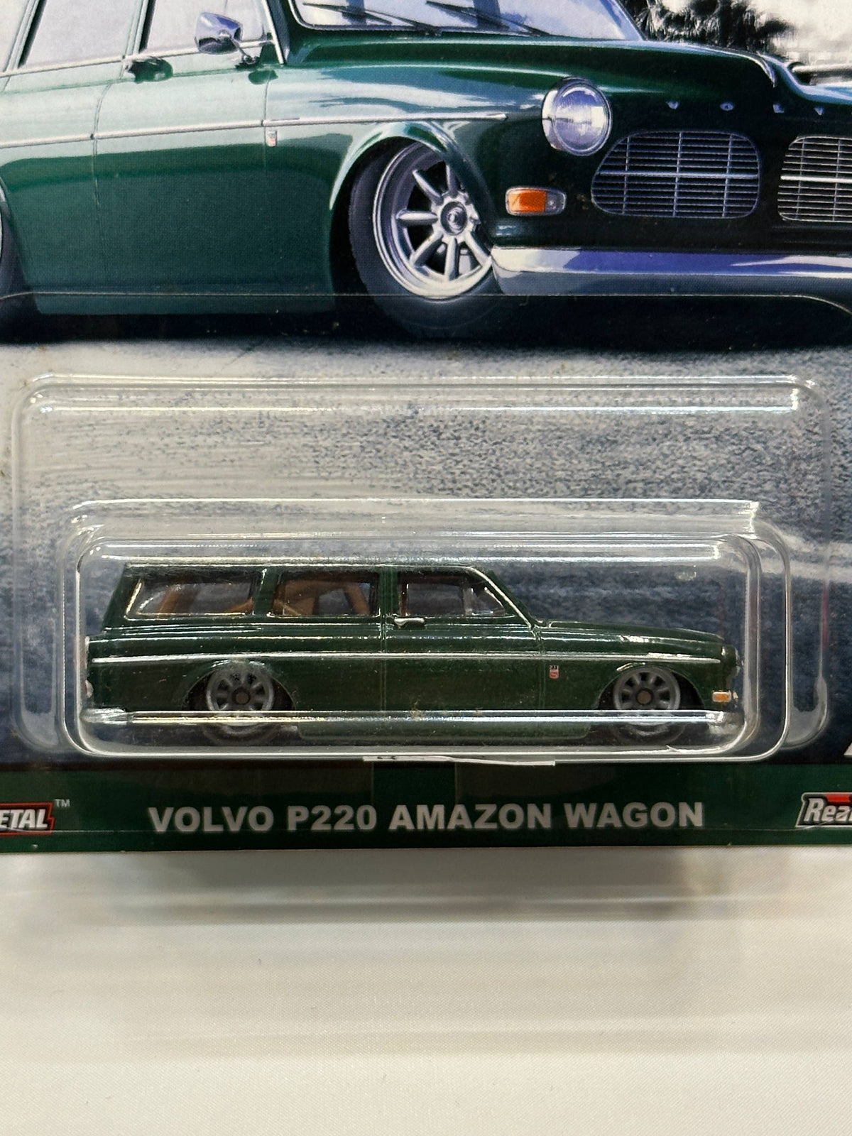1/64 Hot Wheels Volvo P220 Amazon Wagon