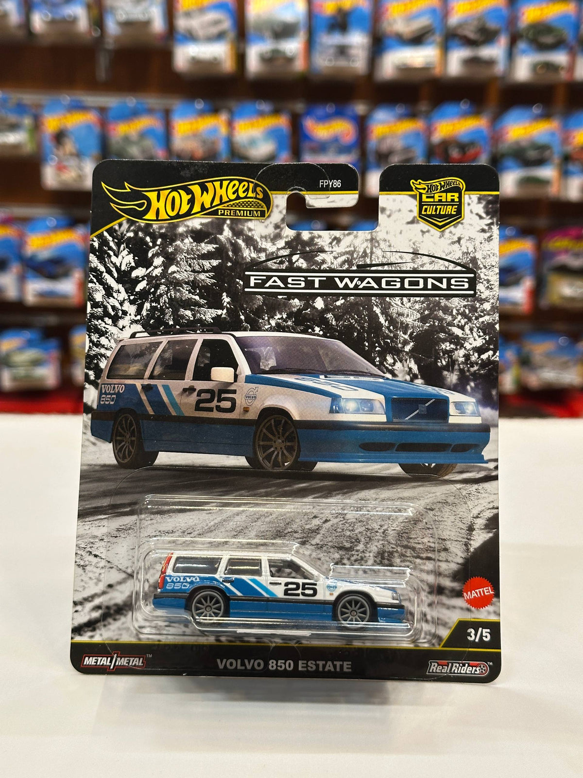 1/64 Hot Wheels Volvo 850 Estate