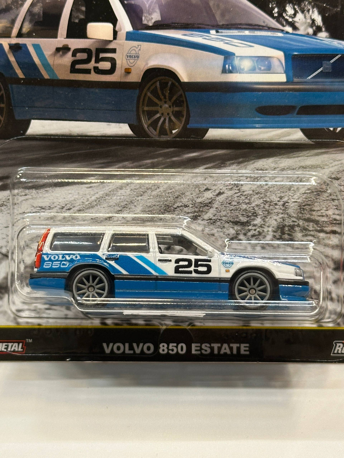 1/64 Hot Wheels Volvo 850 Estate