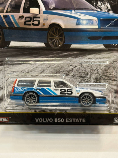 1/64 Hot Wheels Volvo 850 Estate