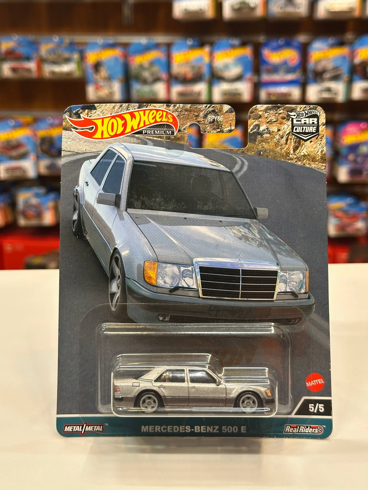 1/64 Diecast HotWheels Mercedes-Benz 500 E