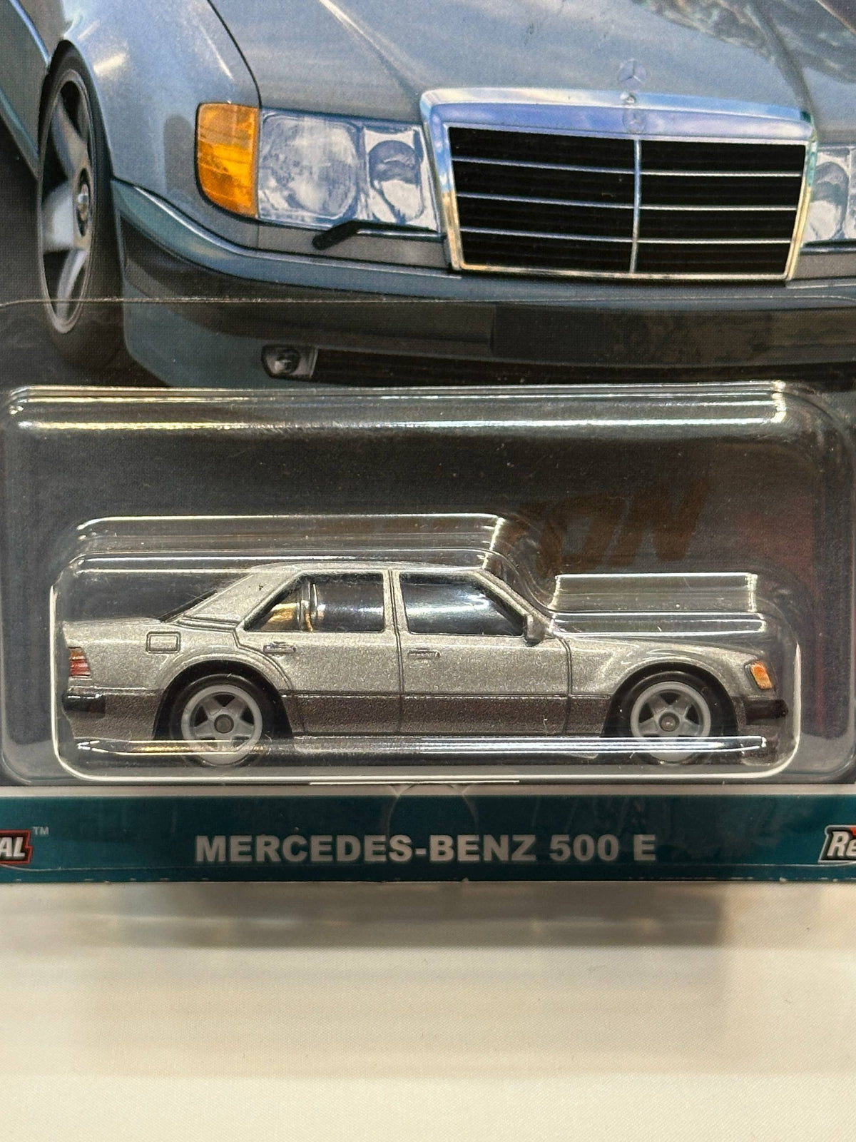 1/64 Diecast HotWheels Mercedes-Benz 500 E