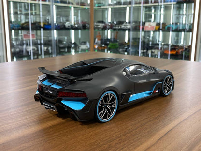 1/18 Diecast Bugatti Divo Matt Grey Bburago Scale Model Car