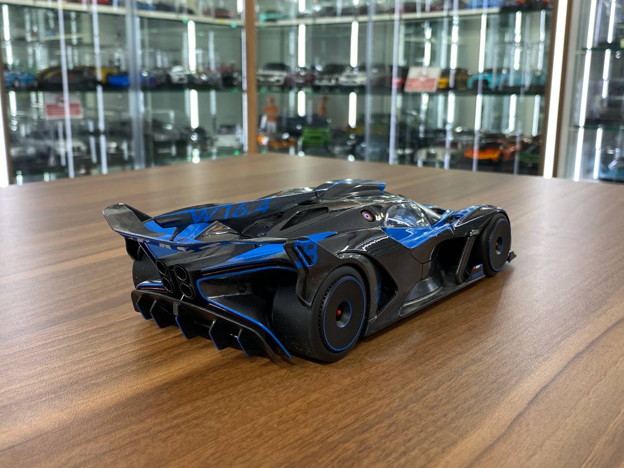 1/18 Diecast Bugatti Bolide Blue Bburago Scale Model Car