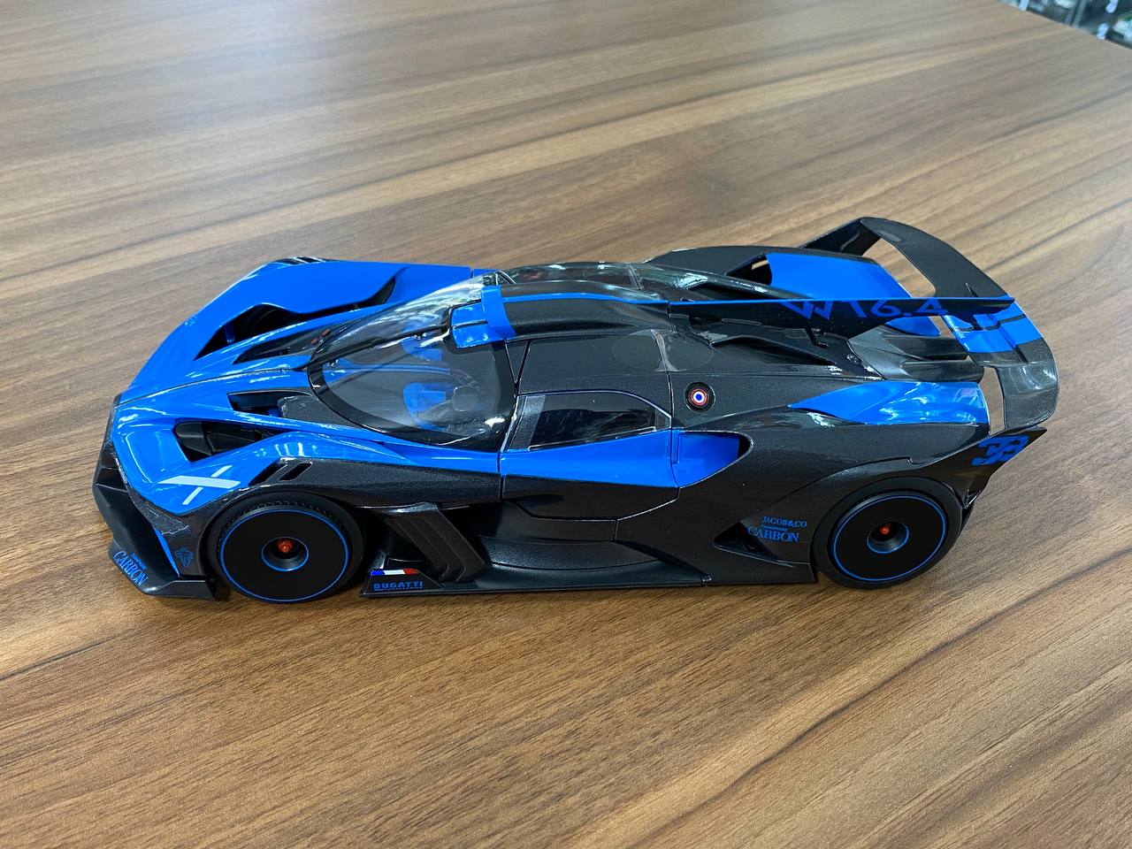 1/18 Diecast Bugatti Bolide Blue Bburago Scale Model Car