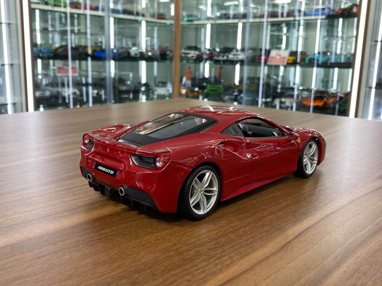 1/18 Diecast car Ferrari 488 GTB Red by Bburago Scale Model Car