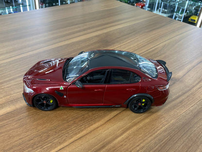 1/18 Diecast Alfa Romeo Giulia GTAm 2020 Dark Red Bburago Model Car