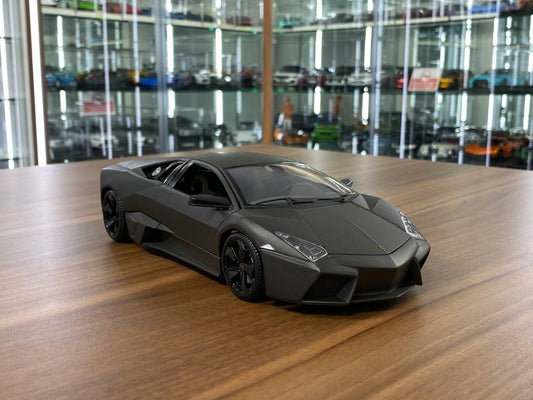 1/18 Diecast Bburago Lamborghini AVENTADOR LP 700-4 Matt Grey