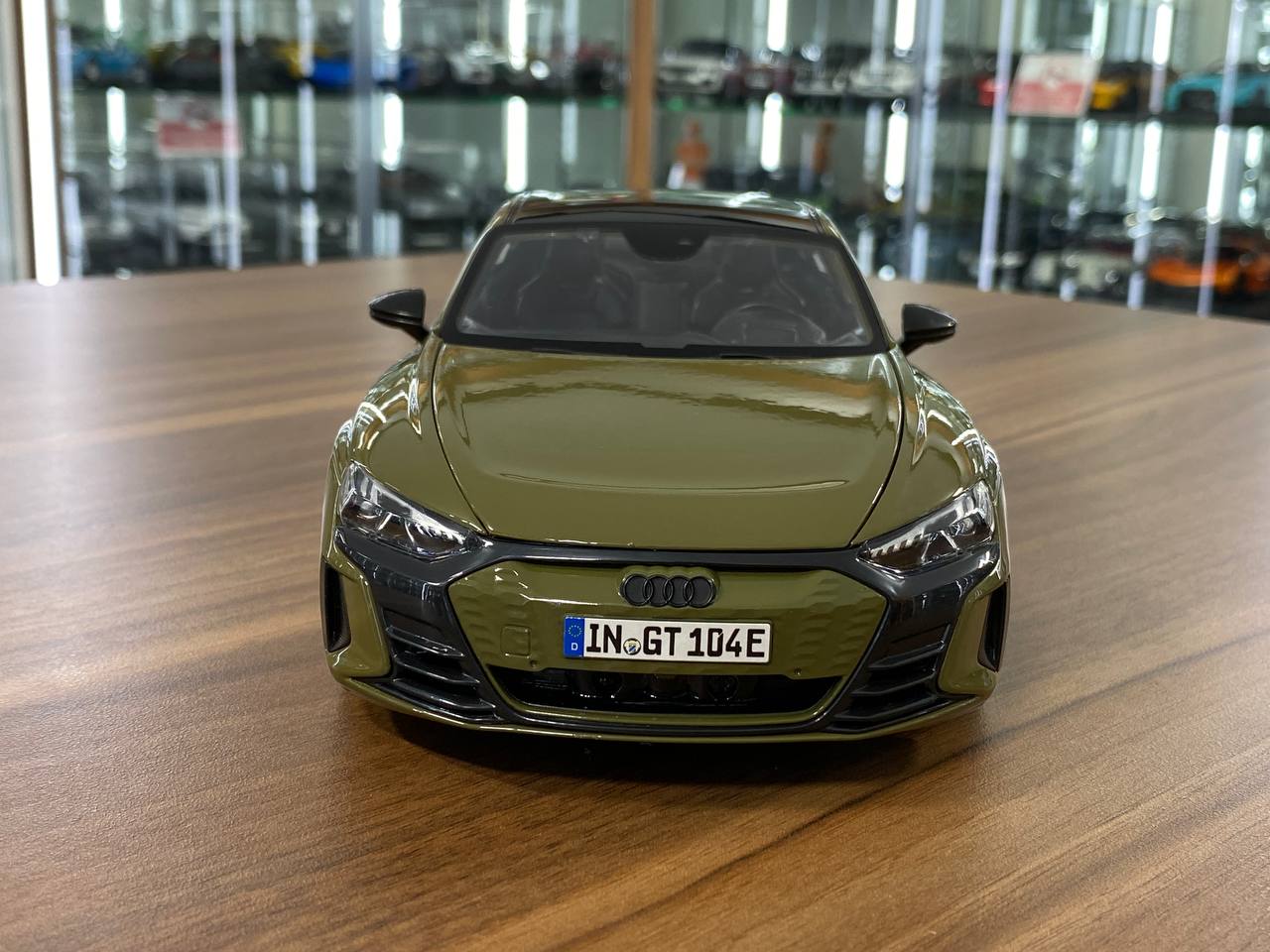 1/18 Diecast Bburago Audi RS E-tron GT Green Model Car