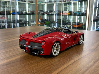 1/18 Diecast Ferrari LaFerrari  Red with Black Top "Signature Series" Bburago Scale Model Car