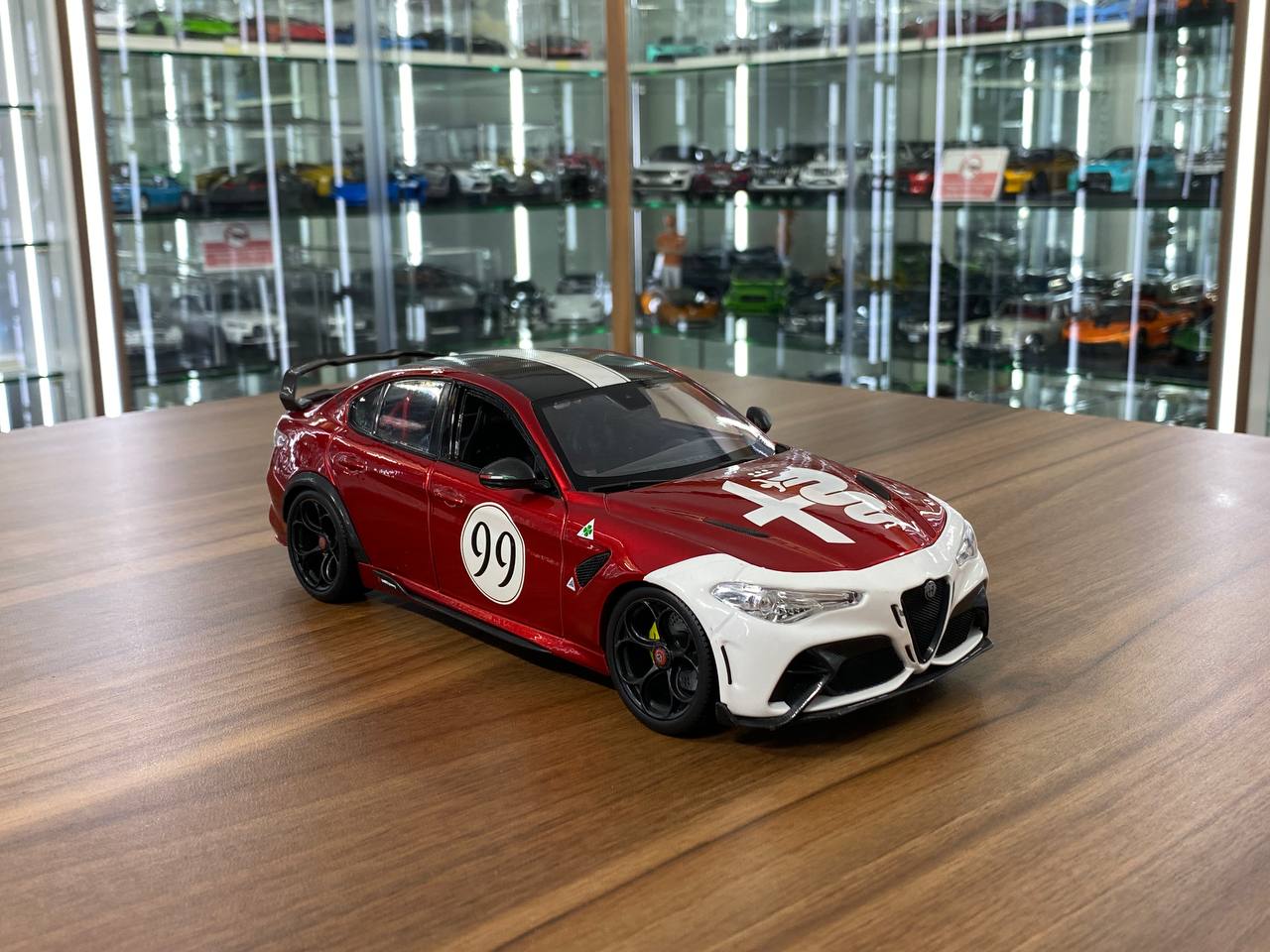 Alfa Romeo GT Am Hahne DRM 1071ミニカー 51号 Alfa Romeo GT Am Hahne DRM 1071ミニカー 51号