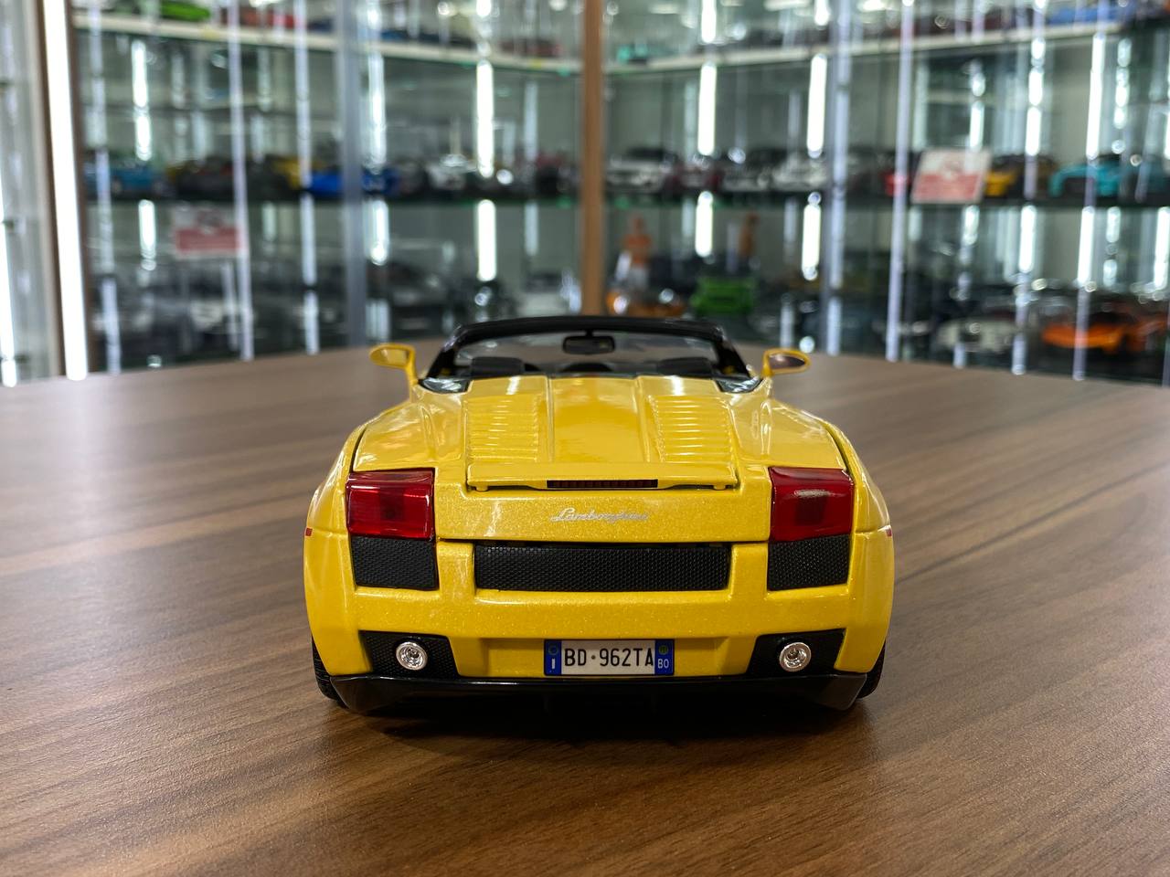 1/18 Diecast Lamborghini Gallardo Spyder Yellow Bburago Scale Model Car