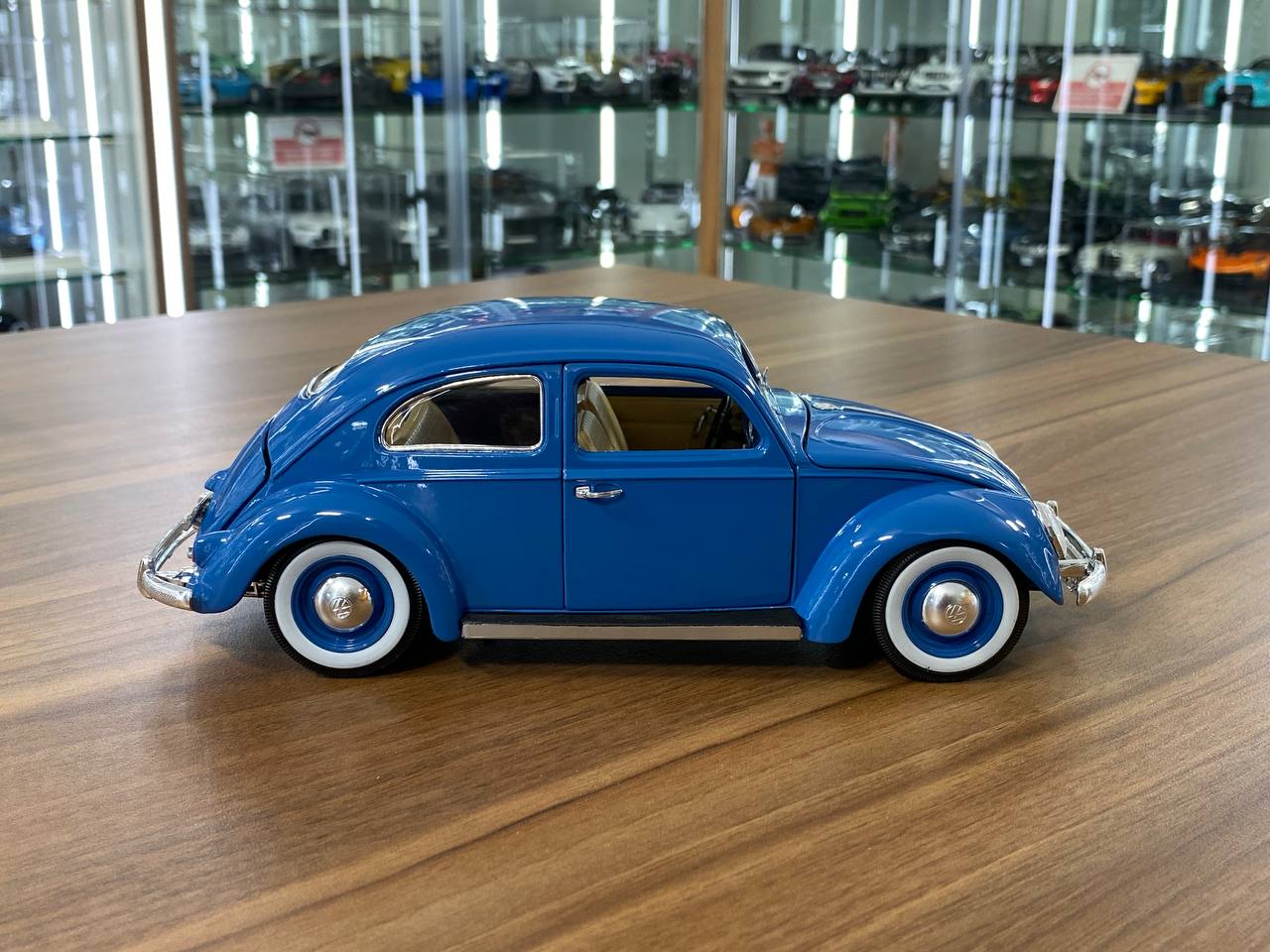 1/18 Diecast Bburago Volkswagen Kafer Beetle (1955) Blue