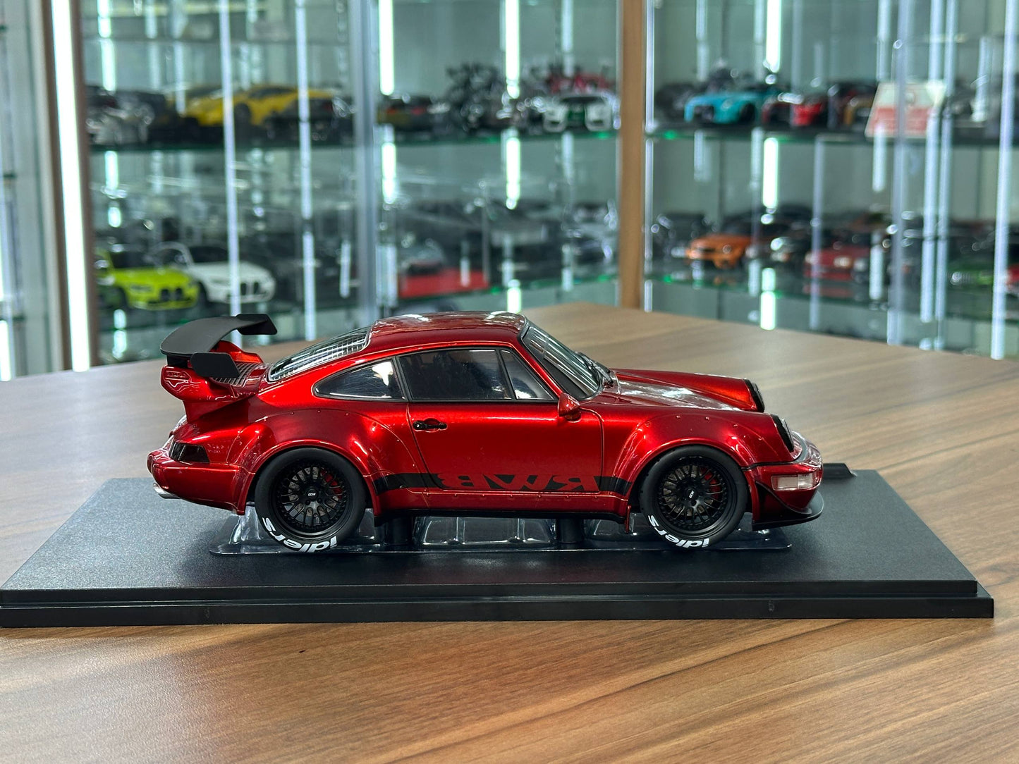 1/18 Diecast Porsche 911 (964) RWB Body kit - Red Metallic by Solido