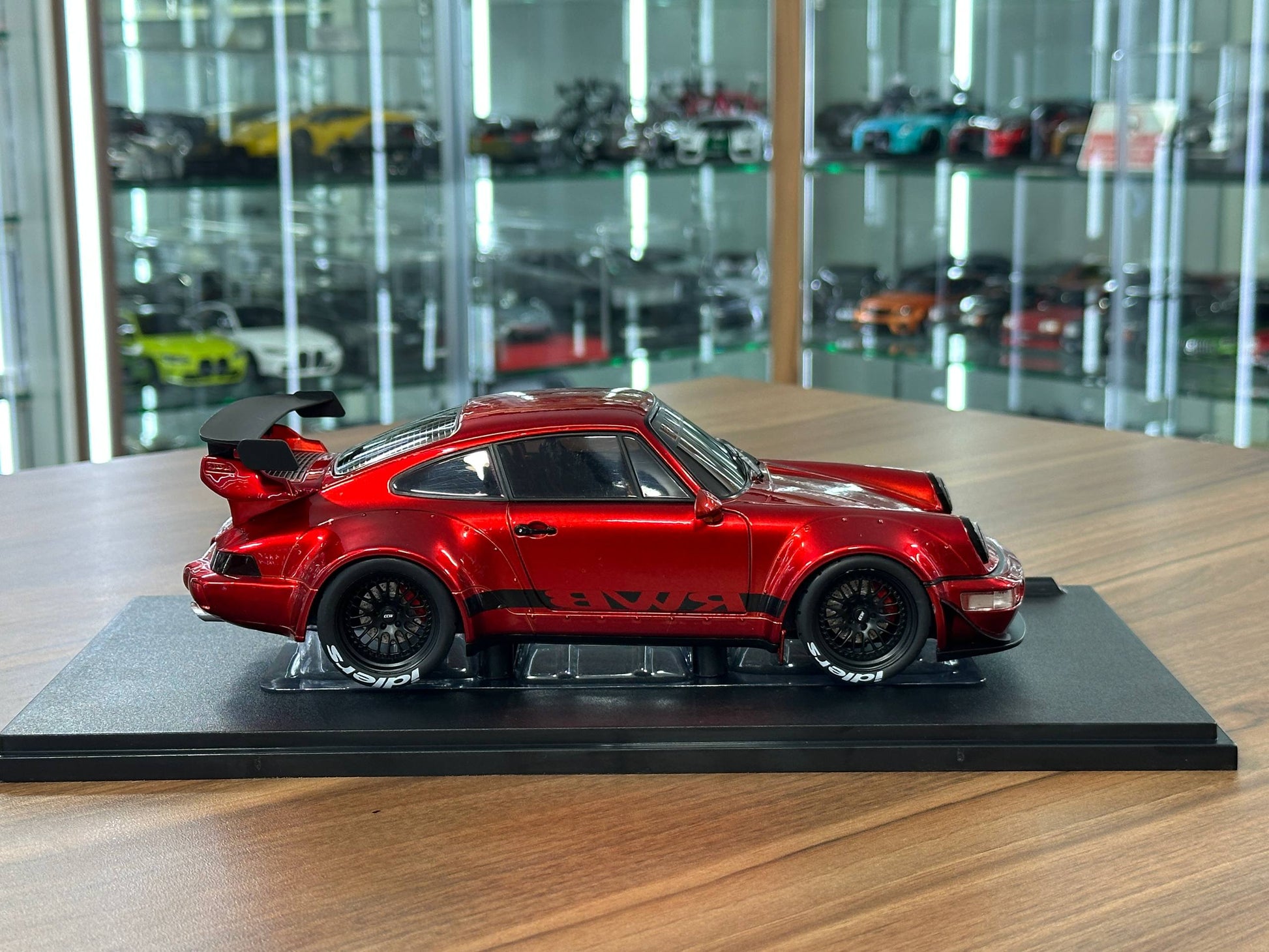 1/18 Diecast Porsche 911 (964) RWB Body kit - Red Metallic by Solido