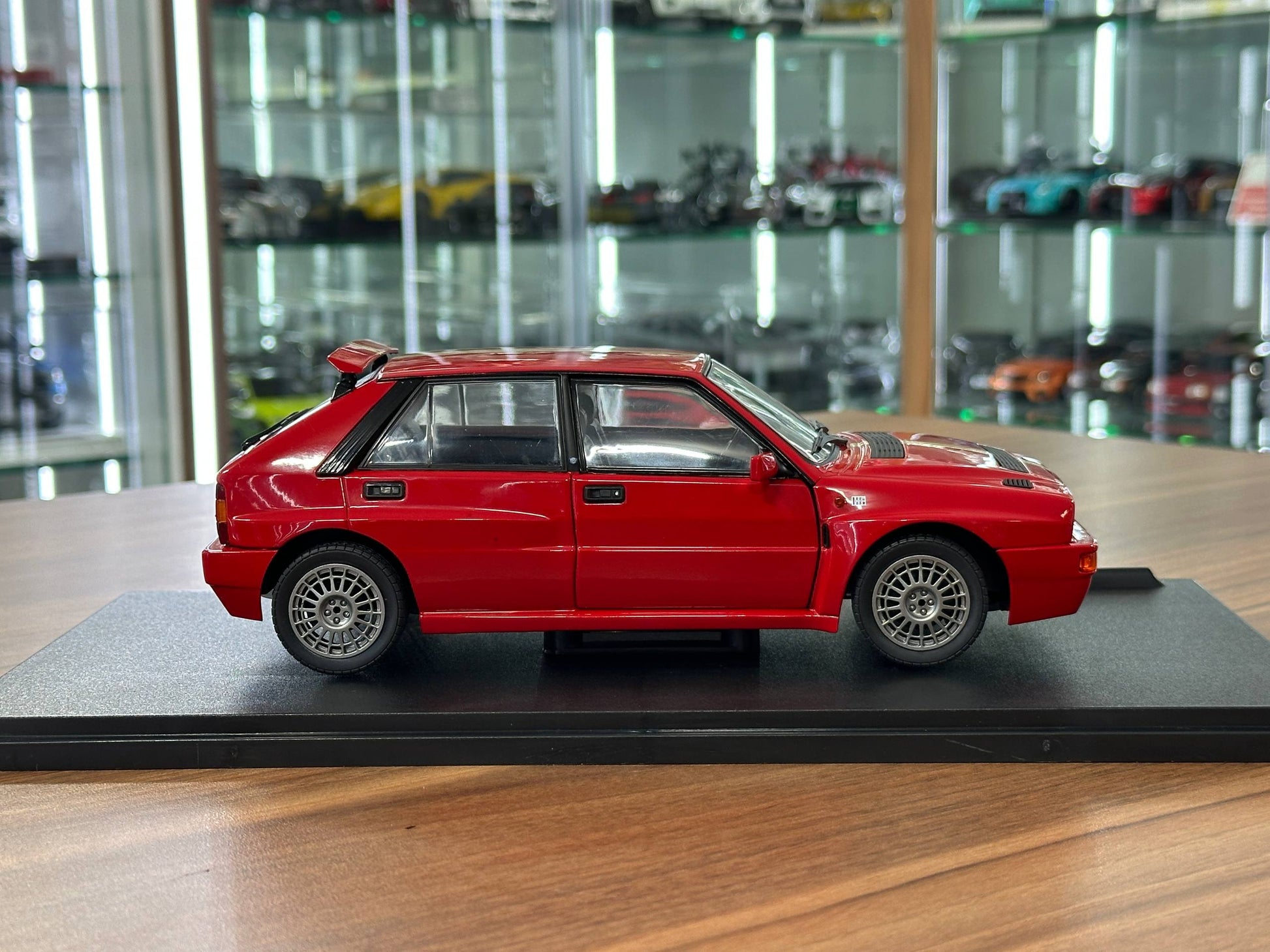 1/18 Diecast Lancia Delta HF Intergale 1995- Red by Solido