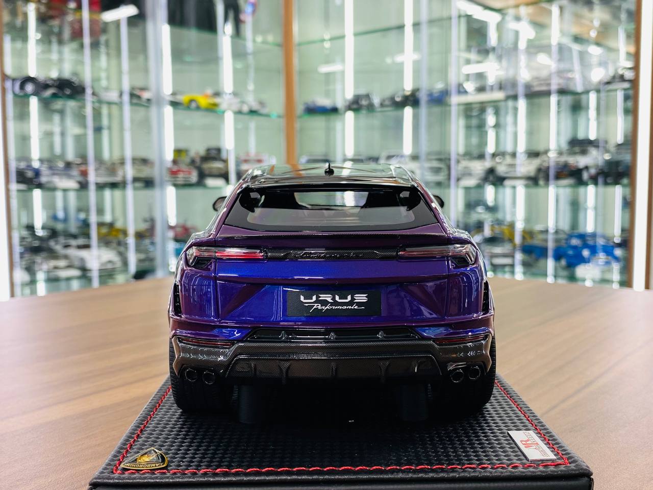 MR Collection Lamborghini URUS Performante [Resin Purple | 1/18