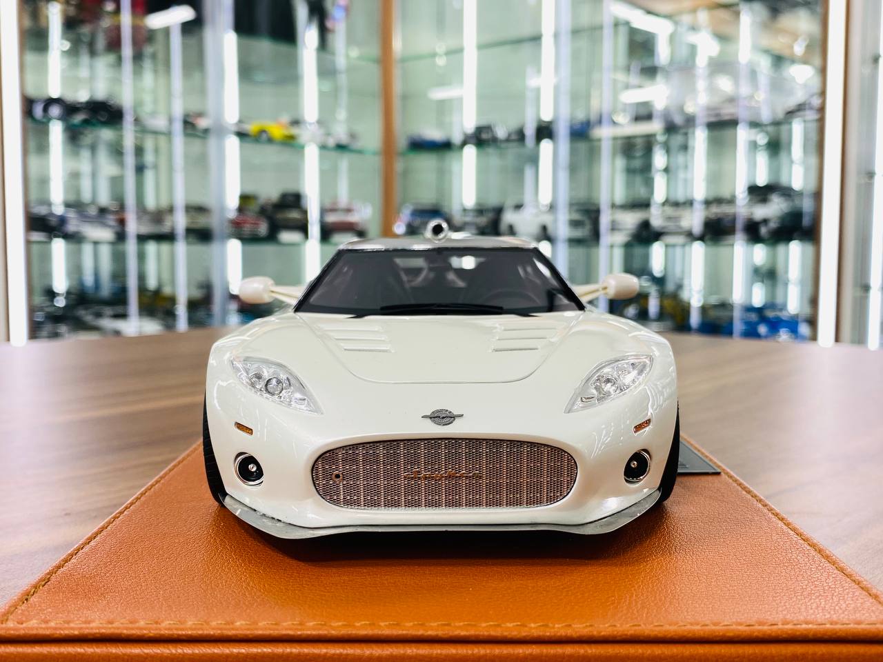 1/18 Resin Model TOP Speed Spyker C8 Aileron Cumulus White