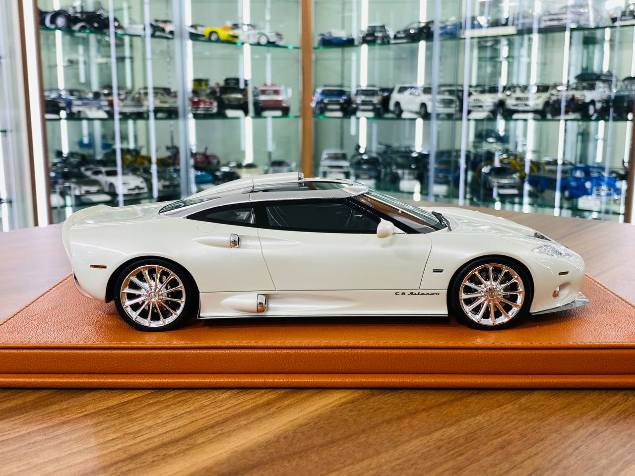 1/18 Resin Model TOP Speed Spyker C8 Aileron Cumulus White
