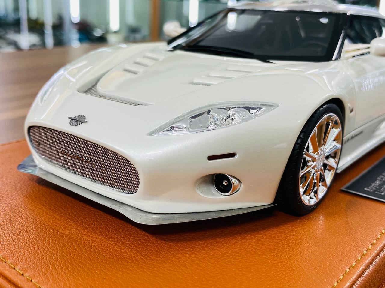 1/18 Resin Model TOP Speed Spyker C8 Aileron Cumulus White