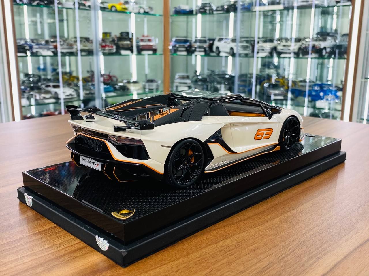 1/18 Resin - Lamborghini Aventador Roadster SVJ #63 - Limited Edition 01/01 MR Collection