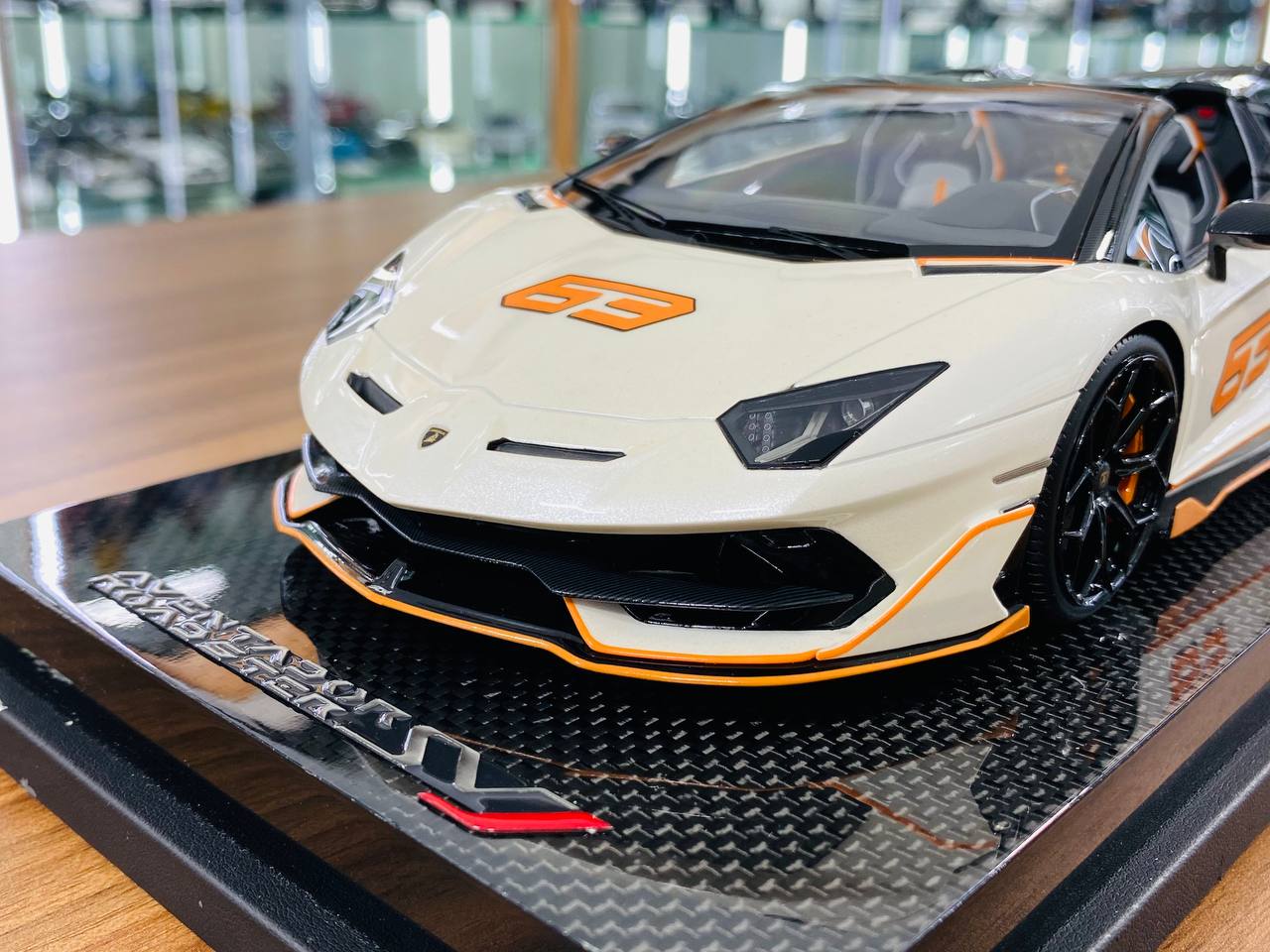 1/18 Resin - Lamborghini Aventador Roadster SVJ #63 - Limited Edition 01/01 MR Collection