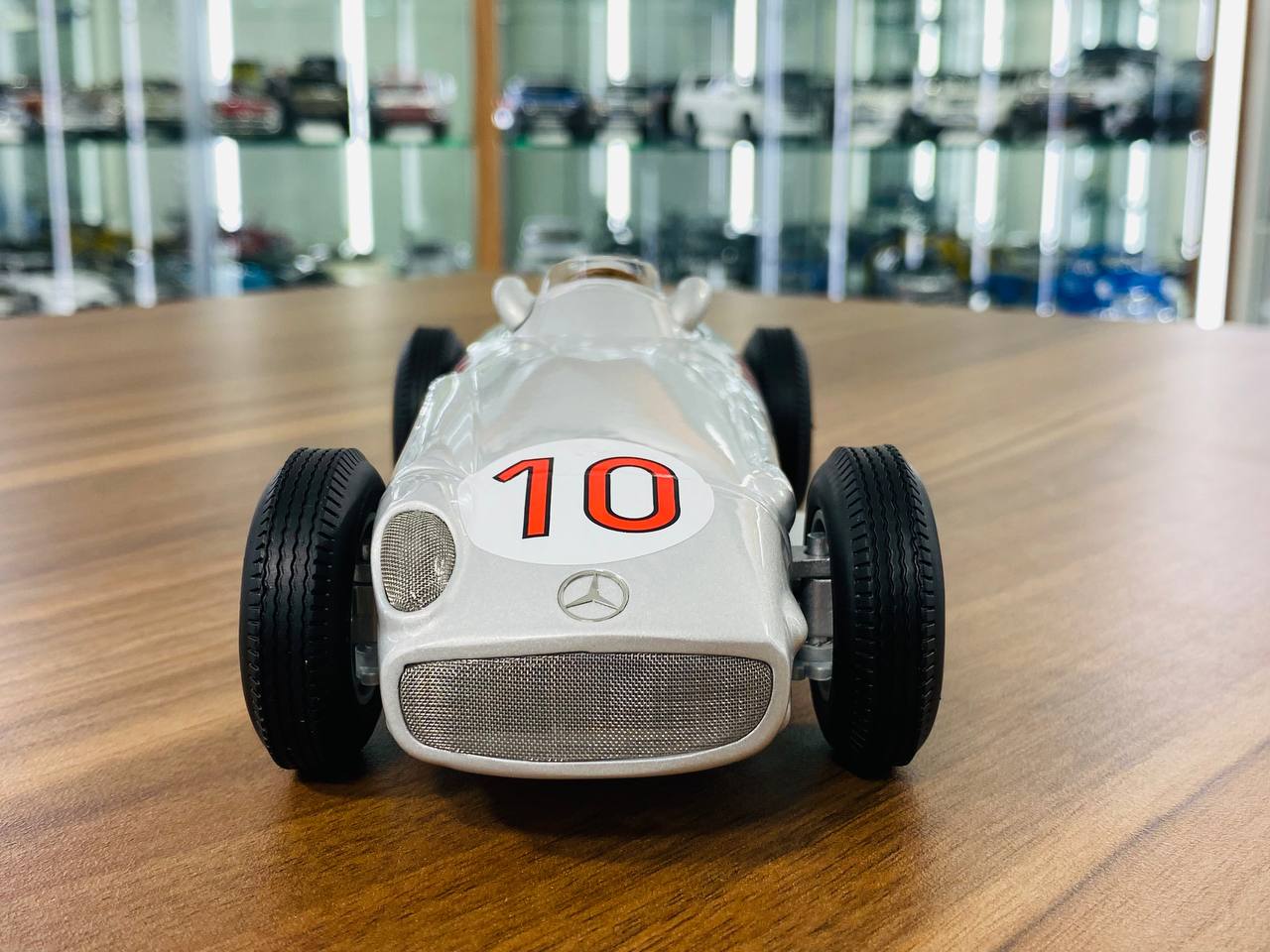 1/18 Diecast WERK83 Mercedes-Benz W196 Formula1 (1955 juan-manuel fangio) #10 Silver