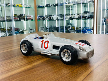 1/18 Diecast WERK83 Mercedes-Benz W196 Formula1 (1955 juan-manuel fangio) #10 Silver
