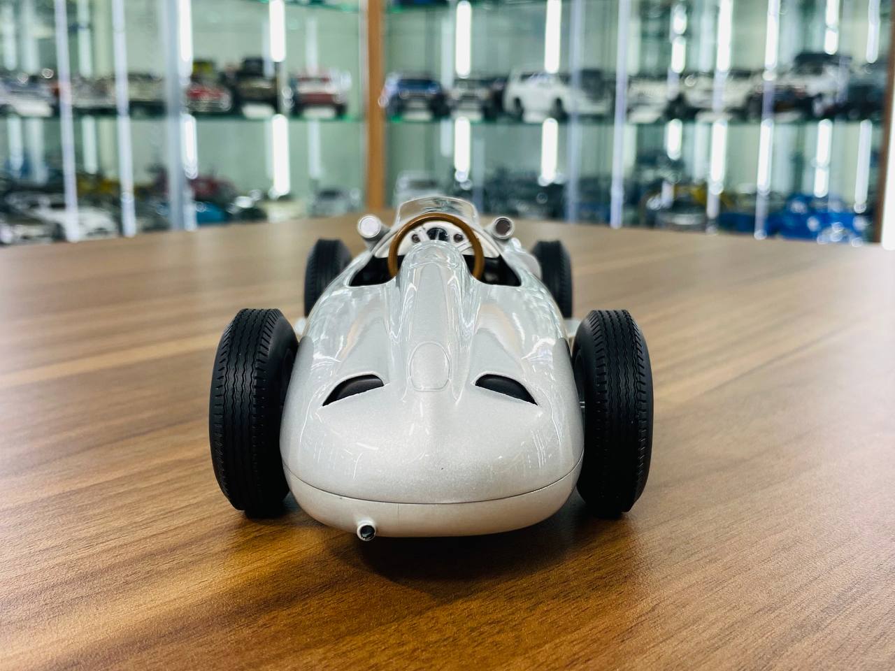 1/18 Diecast WERK83 Mercedes-Benz W196 Formula1 (1955 juan-manuel fangio) #10 Silver