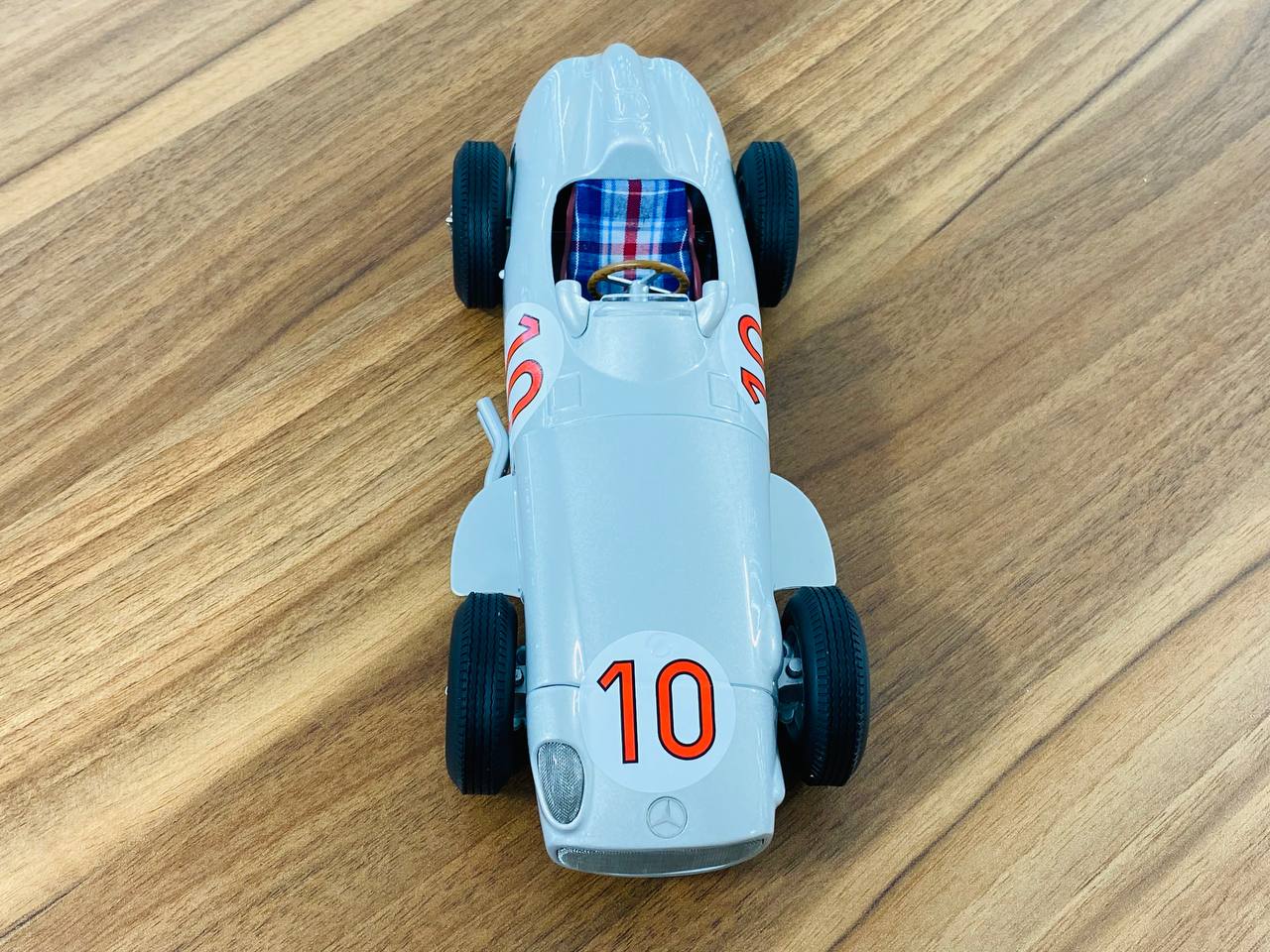 1/18 Diecast WERK83 Mercedes-Benz W196 Formula1 (1955 juan-manuel fangio) #10 Silver