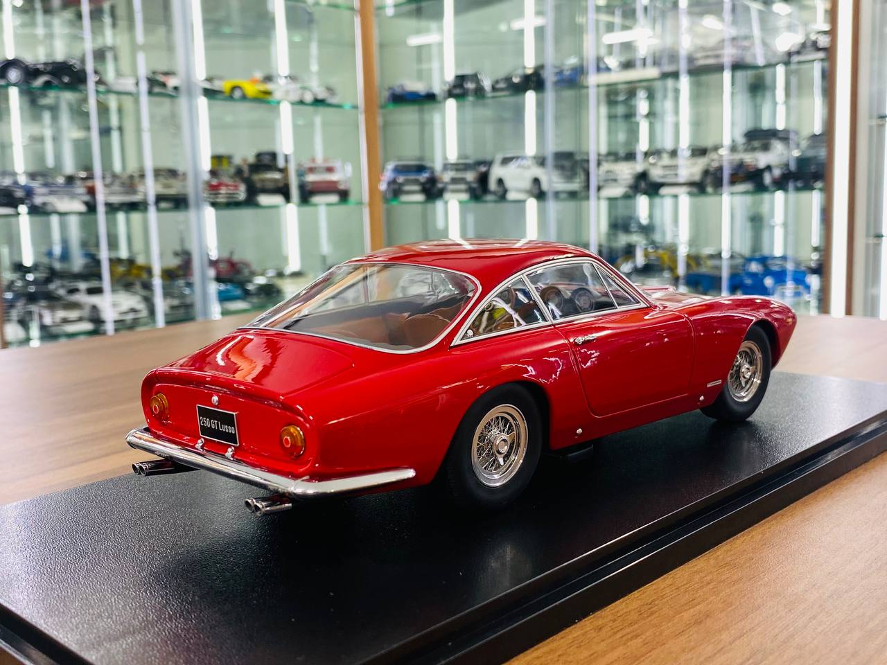 1/18 Ferrari 250 GT Lusso 1962 Red  by KK-Scale