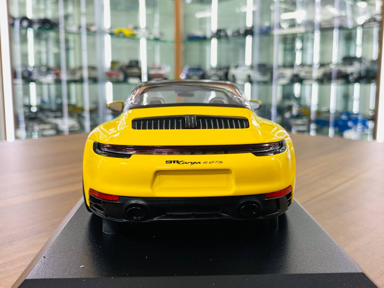 1/18 Resin Porsche 911 (992) Targa 4 GTS 2021 Yellow Minichamps