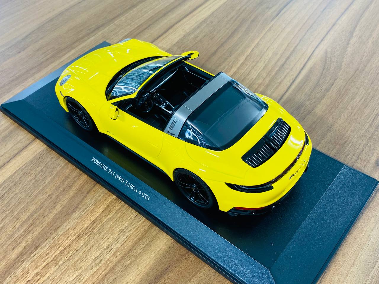 1/18 Resin Porsche 911 (992) Targa 4 GTS 2021 Yellow Minichamps