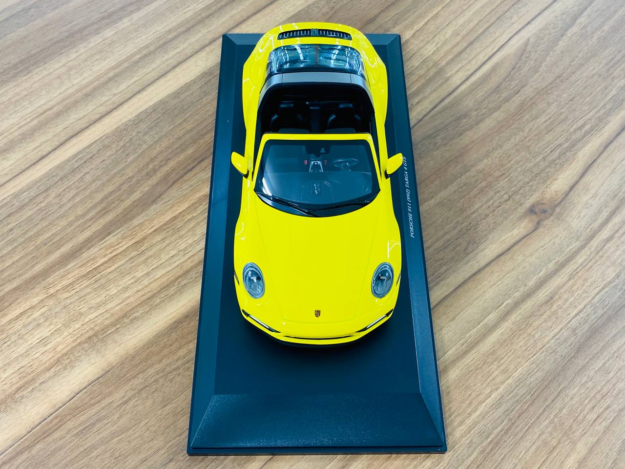 1/18 Resin Porsche 911 (992) Targa 4 GTS 2021 Yellow Minichamps