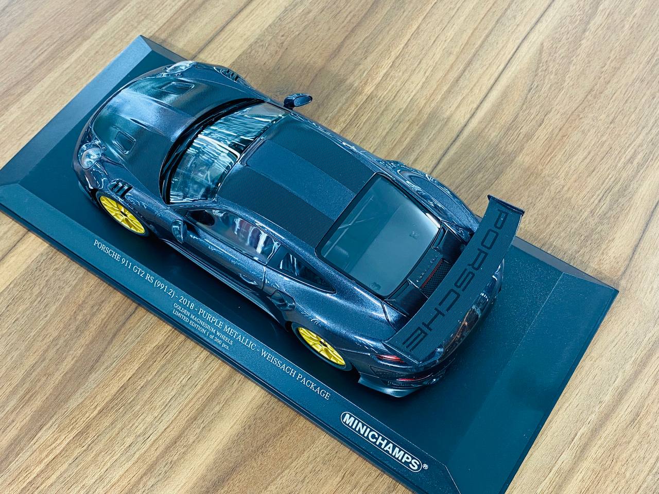 1/18 Diecast  MINICHAMPS Porsche 911 GT2 RS (911.2) 2018 weissach package purple metallic