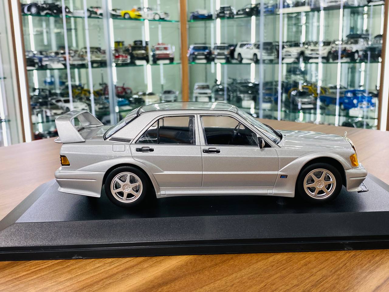 1/18 Diecast  MINICHAMPS Mercedes Benz 190E 2.5-16 EVO 2 1990 Silver