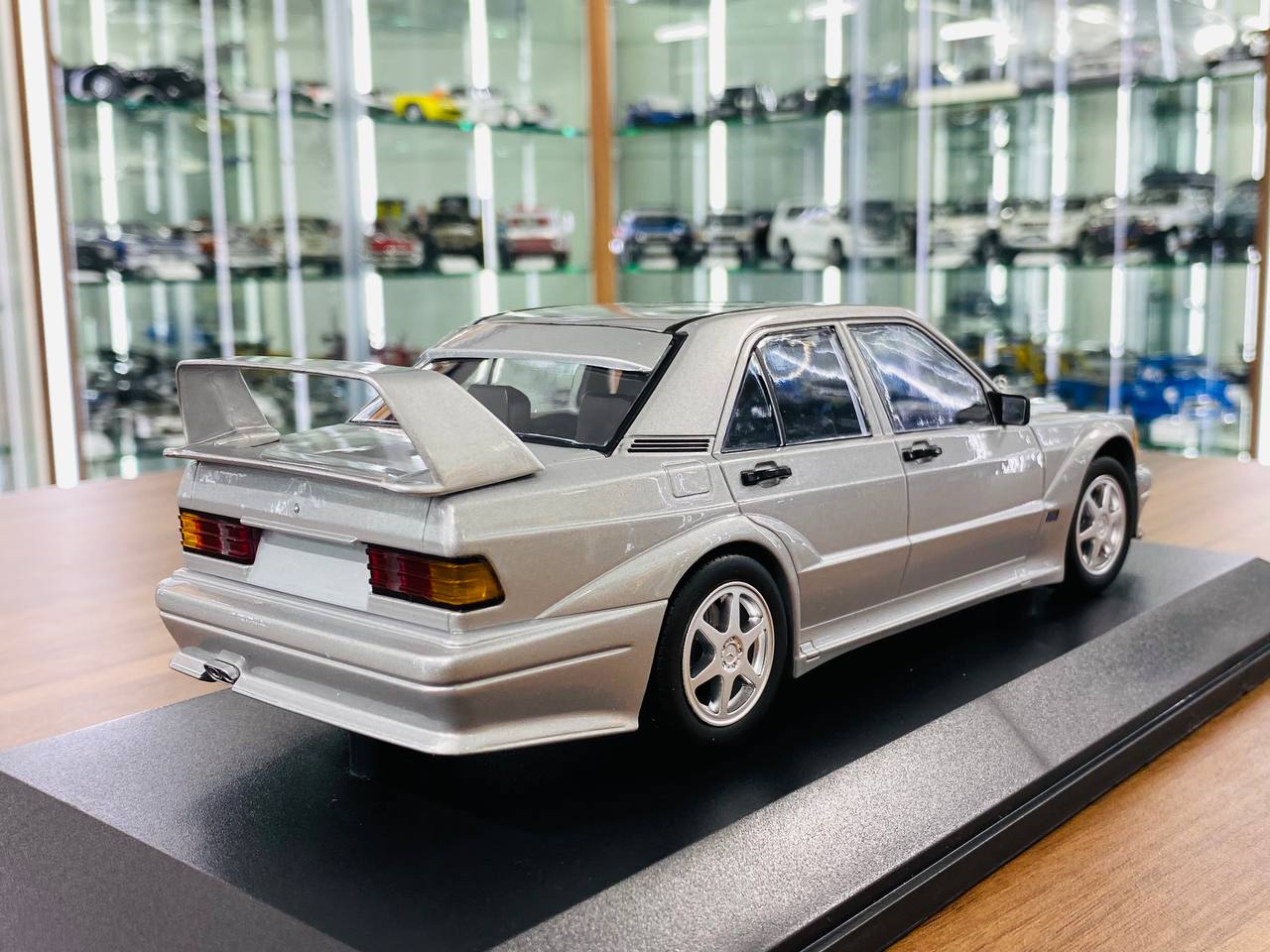 1/18 Diecast  MINICHAMPS Mercedes Benz 190E 2.5-16 EVO 2 1990 Silver