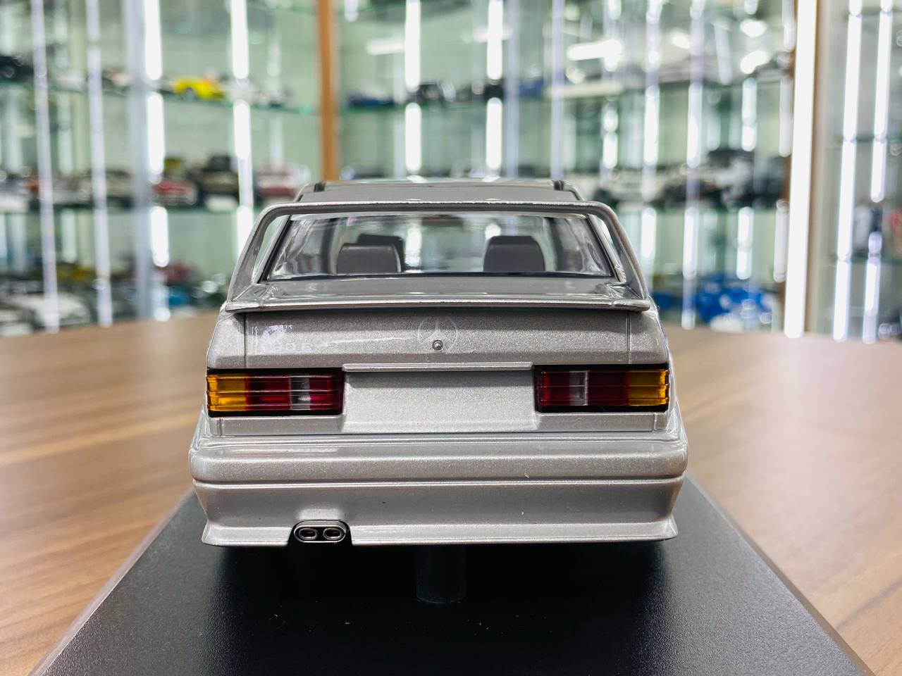 1/18 Diecast  MINICHAMPS Mercedes Benz 190E 2.5-16 EVO 2 1990 Silver