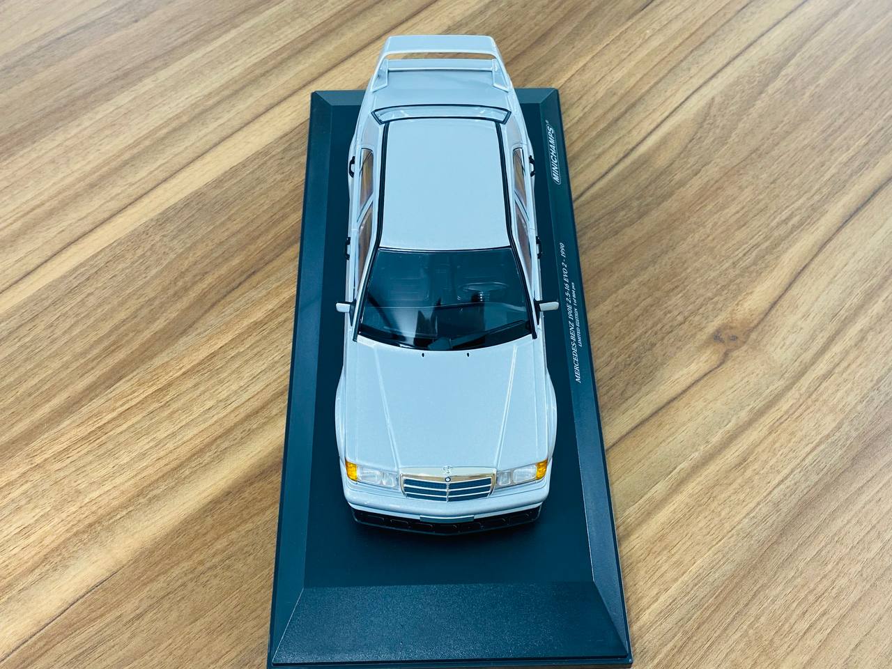 1/18 Diecast  MINICHAMPS Mercedes Benz 190E 2.5-16 EVO 2 1990 Silver