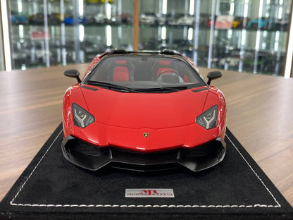 1/18 Resin Lamborghini Aventador Roadster – MR Collection Dark Red Limited Edition