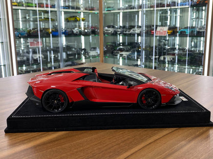 1/18 Resin Lamborghini Aventador Roadster – MR Collection Dark Red Limited Edition