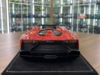 1/18 Resin Lamborghini Aventador Roadster – MR Collection Dark Red Limited Edition