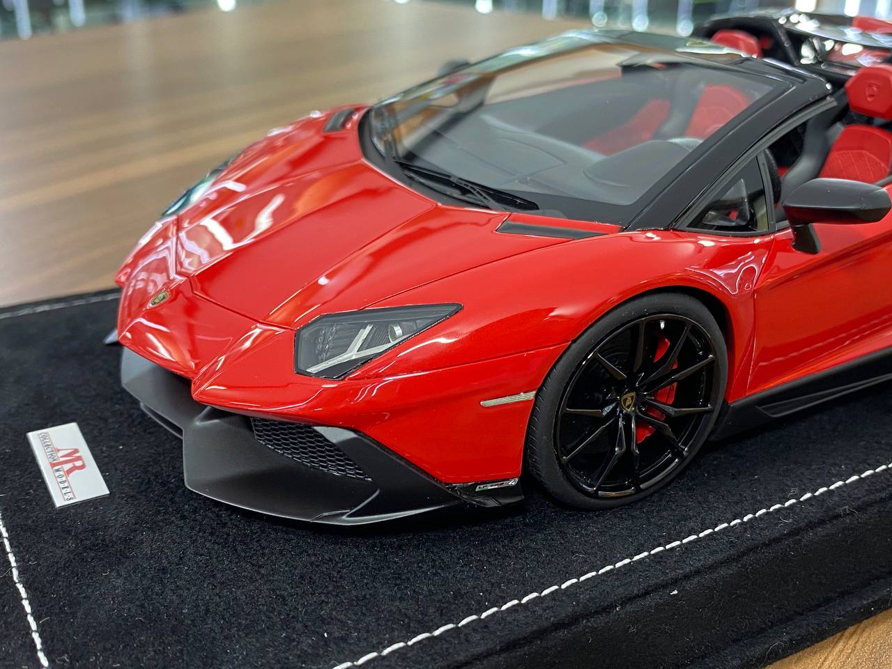 1/18 Resin Lamborghini Aventador Roadster – MR Collection Dark Red Limited Edition