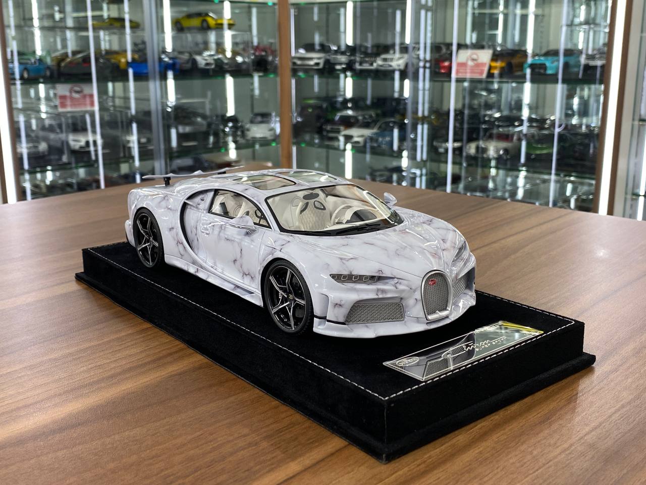 1/18 Resin Bugatti Chiron Super Sport – HH Models White Griotte ( Limited 30)
