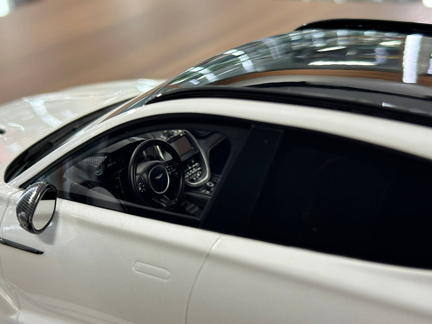 1/18 Resin Model IVY Model Aston Martin DBX707 in White