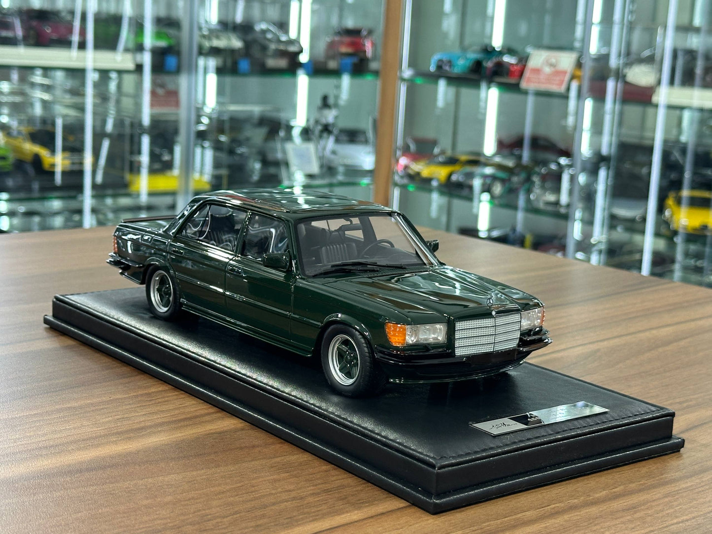 1/18 Resin Model IVY Model Mercedes Benz 450 SEL 6.9 AMG Blue
