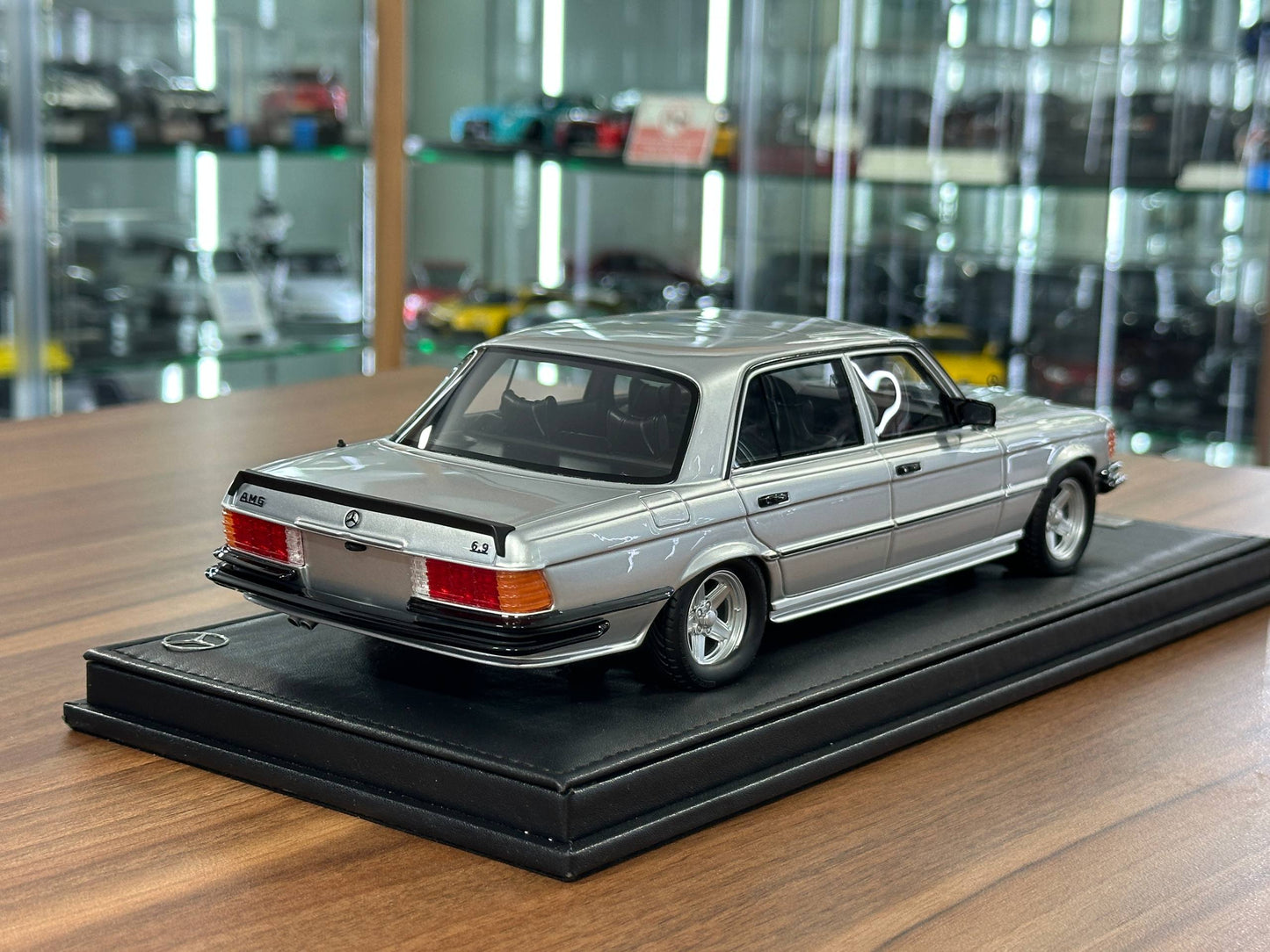 Mercedes-Benz 450 SEL 6.9 AMG | 1:18 IVY Resin Model Silver UAE