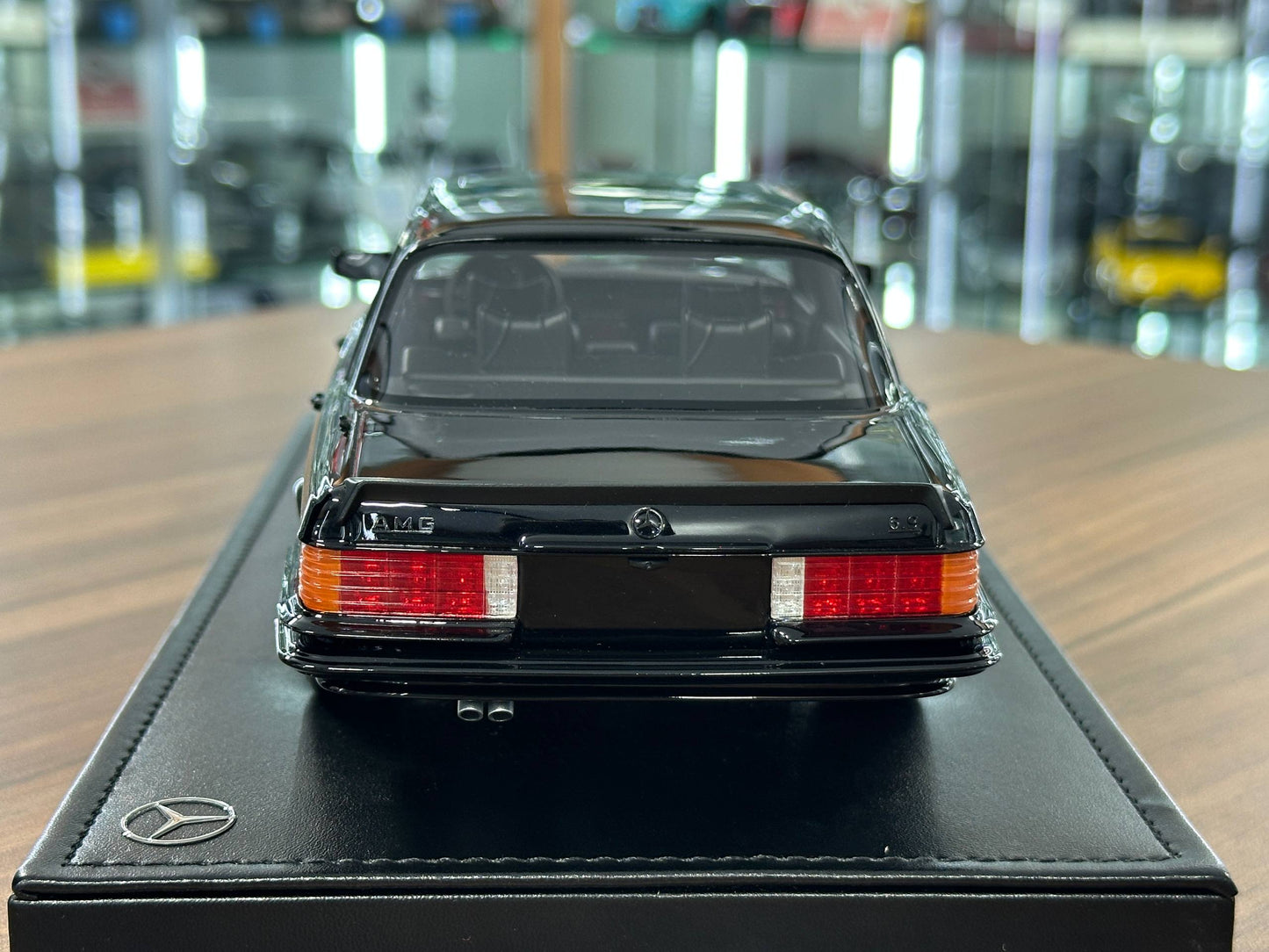 Mercedes-Benz 450 SEL 6.9 AMG | 1:18 IVY Resin Model Black UAE